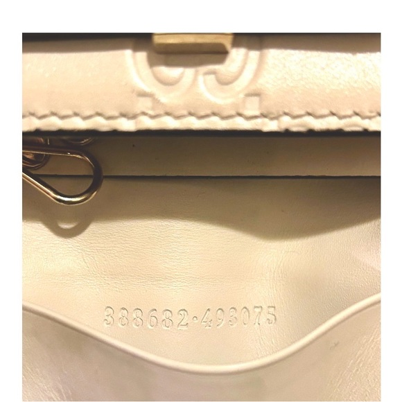 GUCCI Rare Vintage White Leather Monogram 6-Key Holder Case - Picture 4 of 4
